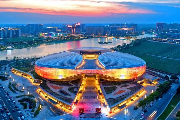 國家級工程獎大滿貫！嘉興市文化藝術(shù)中心的燈光閃耀秀湖